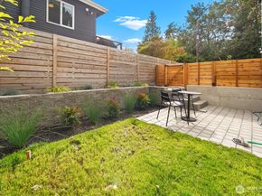 2923 39th Avenue SW, Seattle WA 98116