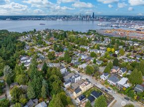 2923 39th Avenue SW, Seattle WA 98116