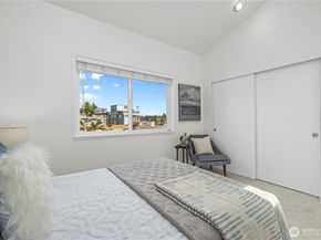7111 Linden Avenue N 401, Seattle WA 98103