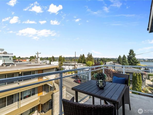 7111 Linden Avenue N 401, Seattle WA 98103