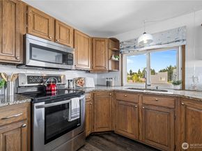 7111 Linden Avenue N 401, Seattle WA 98103