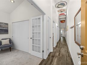 7111 Linden Avenue N 401, Seattle WA 98103