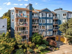 7111 Linden Avenue N 401, Seattle WA 98103
