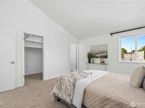 7111 Linden Avenue N 401, Seattle WA 98103