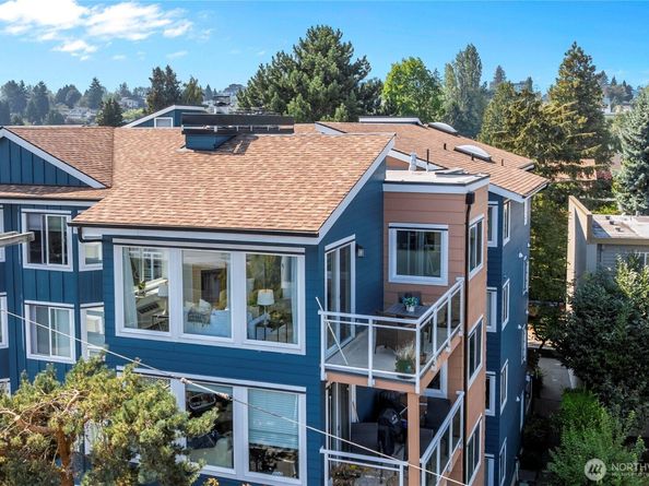 7111 Linden Avenue N 401, Seattle WA 98103