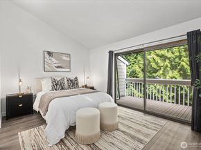 10016 NE 124th Place 108, Kirkland WA 98034