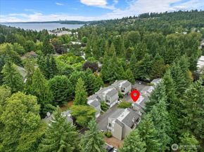 10016 NE 124th Place 108, Kirkland WA 98034