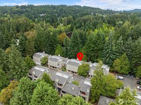 10016 NE 124th Place 108, Kirkland WA 98034