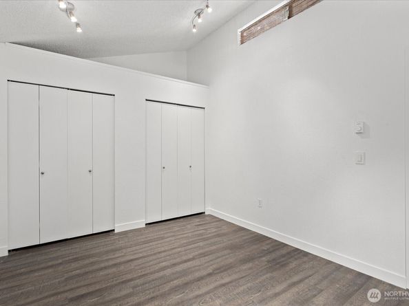 10016 NE 124th Place 108, Kirkland WA 98034