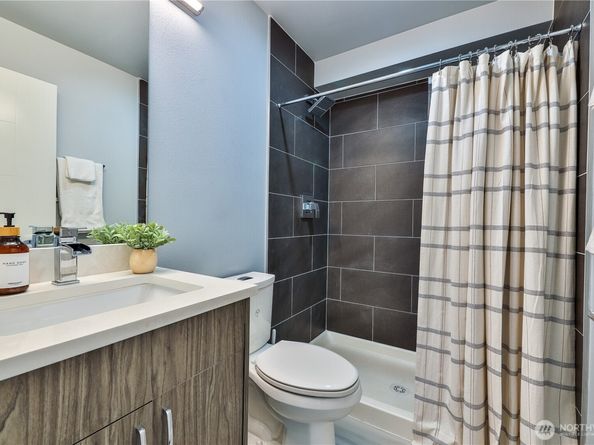 6213 22nd Avenue NW, Seattle WA 98107