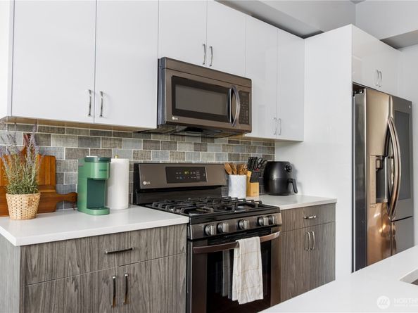 6213 22nd Avenue NW, Seattle WA 98107