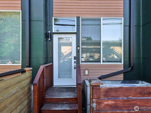 6213 22nd Avenue NW, Seattle WA 98107