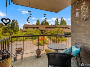 10626 NE Glen Acres Drive 626, Seattle WA 98168