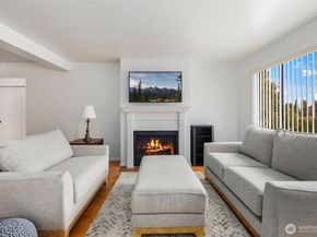 10626 NE Glen Acres Drive 626, Seattle WA 98168