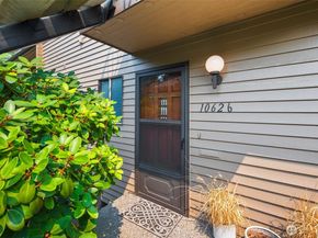 10626 NE Glen Acres Drive 626, Seattle WA 98168