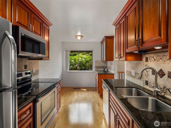 10626 NE Glen Acres Drive 626, Seattle WA 98168