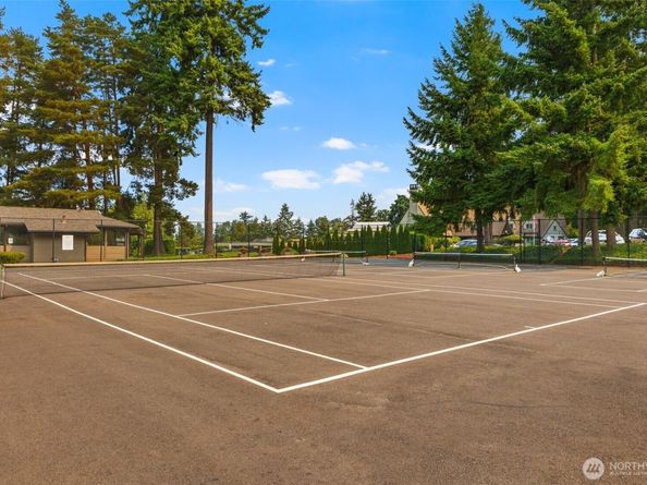10626 NE Glen Acres Drive 626, Seattle WA 98168