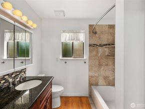 10626 NE Glen Acres Drive 626, Seattle WA 98168