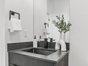 8750 13th Avenue NW B, Seattle WA 98117