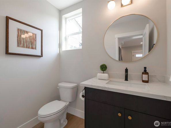 1605 SW Kenyon Street, Seattle WA 98106