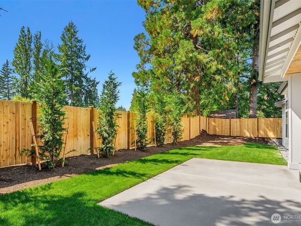 1015 165th Place NE, Bellevue WA 98008