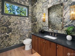1015 165th Place NE, Bellevue WA 98008