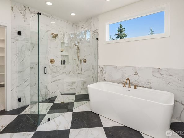 1015 165th Place NE, Bellevue WA 98008