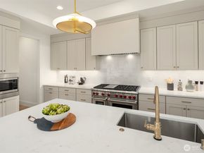 1015 165th Place NE, Bellevue WA 98008