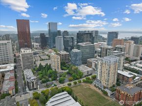 925 110th Avenue NE PH05, Bellevue WA 98004