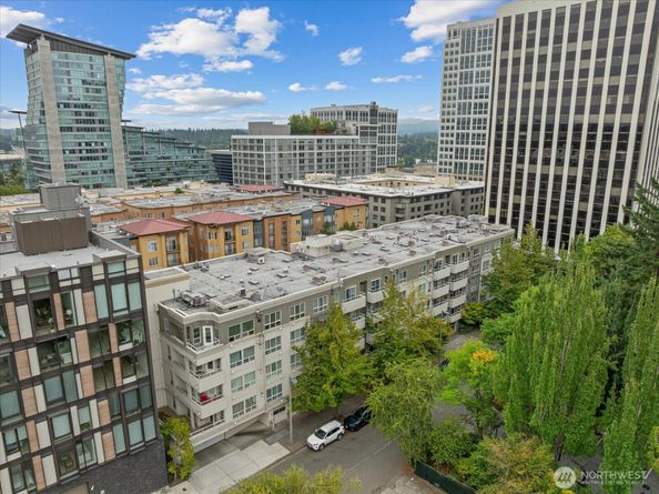 925 110th Avenue NE PH05, Bellevue WA 98004