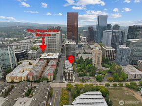 925 110th Avenue NE PH05, Bellevue WA 98004