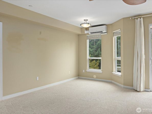 925 110th Avenue NE PH05, Bellevue WA 98004