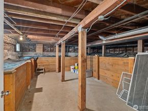 4618 1st Avenue NE, Seattle WA 98105