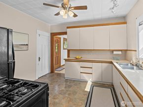 4618 1st Avenue NE, Seattle WA 98105