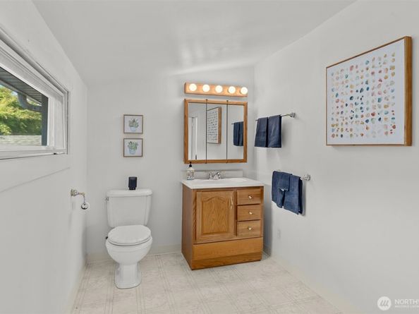 4618 1st Avenue NE, Seattle WA 98105