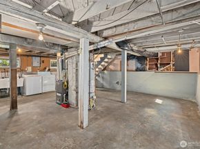 4618 1st Avenue NE, Seattle WA 98105