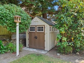 4618 1st Avenue NE, Seattle WA 98105