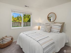 10261 NE 21st Place, Bellevue WA 98004