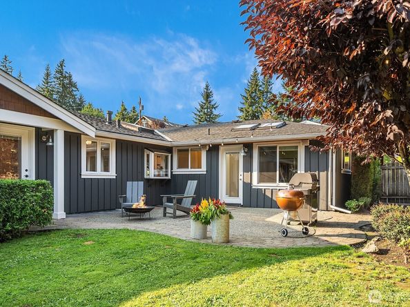 10261 NE 21st Place, Bellevue WA 98004