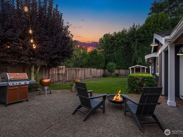 10261 NE 21st Place, Bellevue WA 98004