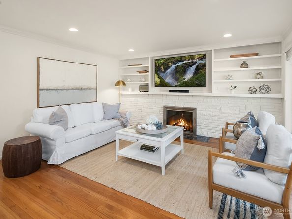 10261 NE 21st Place, Bellevue WA 98004