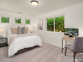 10261 NE 21st Place, Bellevue WA 98004