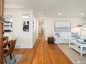 10261 NE 21st Place, Bellevue WA 98004