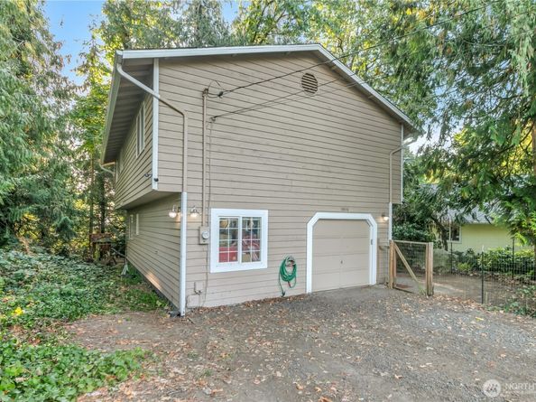 18610 5th Avenue NE, Suquamish WA 98392