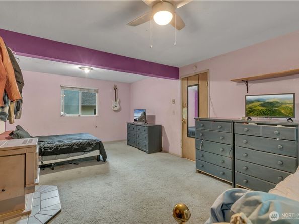 18610 5th Avenue NE, Suquamish WA 98392