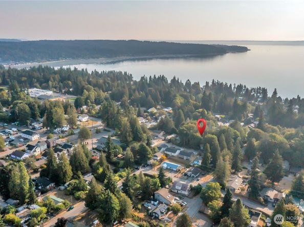 18610 5th Avenue NE, Suquamish WA 98392