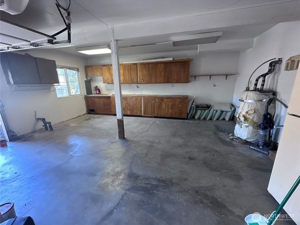 18610 5th Avenue NE, Suquamish WA 98392