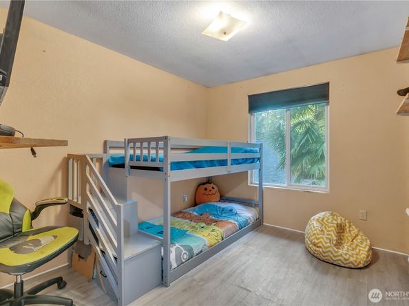 18610 5th Avenue NE, Suquamish WA 98392