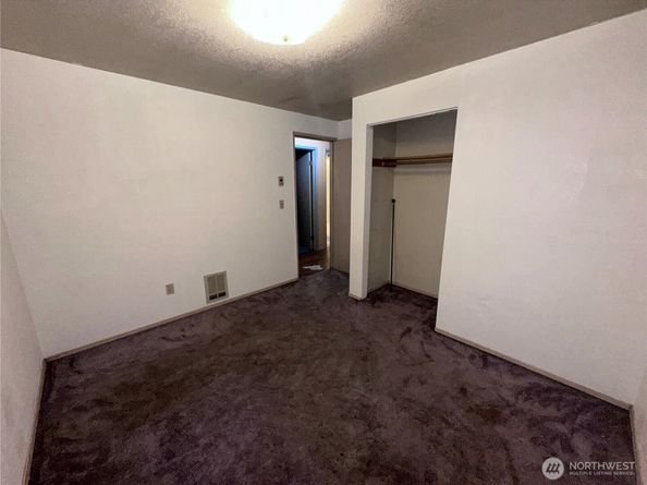 18610 5th Avenue NE, Suquamish WA 98392