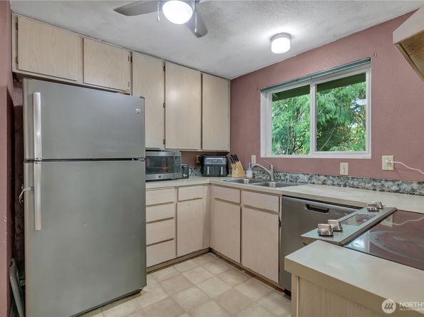 18610 5th Avenue NE, Suquamish WA 98392